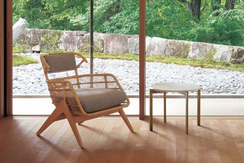 春の爽やかさを纏う、すだれに着想を得てデザインしたラウンジチェア