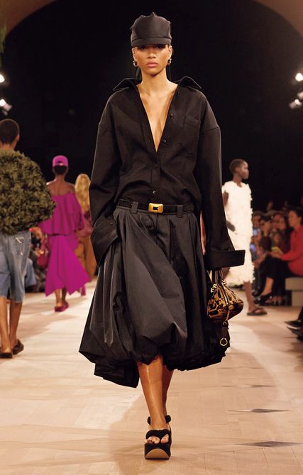 BALENCIAGA　©Balenciaga