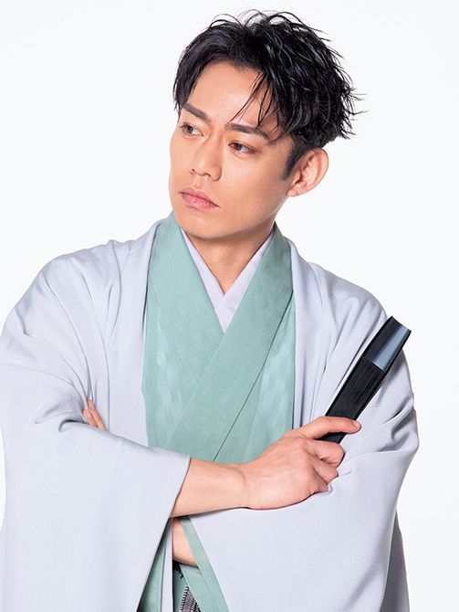 お祖母様、お母様がきもの派で、きもののある暮らしが日常だった高橋さん。「昨年は日本舞踊西川流の舞台に出させていただきました。詳しくはないですが、日本の伝統文化が大好きです」。