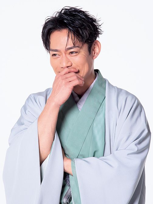 お祖母様、お母様がきもの派で、きもののある暮らしが日常だった高橋さん。「昨年は日本舞踊西川流の舞台に出させていただきました。詳しくはないですが、日本の伝統文化が大好きです」。