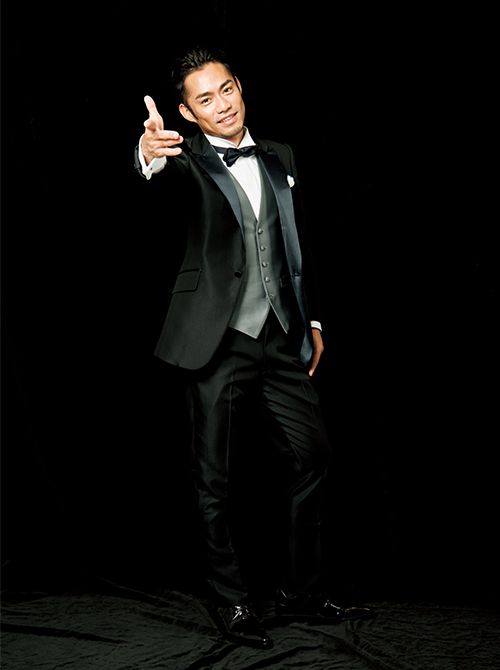 ｢着る機会が少ないのでタキシードは嬉しいです｣。付録のポストカードより。