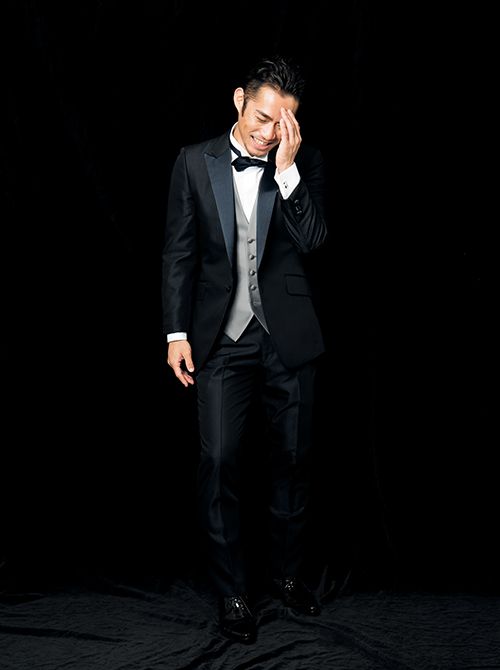 「ダンスに誘うつもりで！」のカメラマンさんのリクエストに応えたあと大照れ。