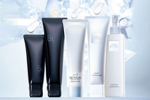 不要なものをしっかり落としてパッと明るい肌に。大人肌を輝かせる洗顔アイテム