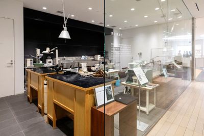 現代の名工たちが週末ごとに訪て作業工程を披露してくれる「実演工房」。