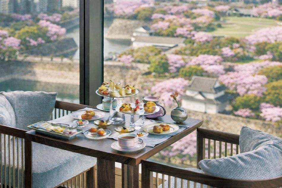 大阪城の桜を望みながら至福のティータイムを。パティーナ大阪「にじり」