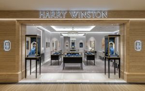 ハリー・ウィンストン阪急梅田店がリニューアル。新作の世界先行販売も