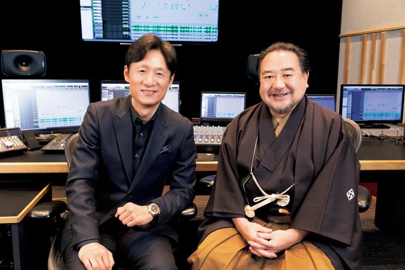 映画監督の李 相日（リ・サンイル）さん（左）と、中村鴈治郎（なかむら・がんじろう）さん（右）