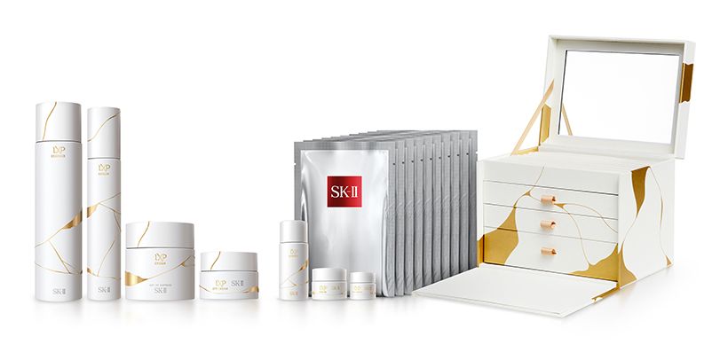 内容:LXP 金継ぎ クリーム 50g、LXP 金継ぎ エッセンス 150ml、LXP 金継ぎ セラム 50ml、 LXP 金継ぎ アイクリーム 15g、LXP金継ぎエッセンス 30ml、LXP 金継ぎ アイクリーム 3g、 LXP 金継ぎ クリーム 8g、フェイシャル トリートメント マスク 10pc、ジュエリーボックス(数量限定) 24万6400円(編集部調べ)