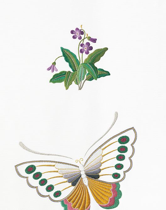 連載「絹糸に託すいのちの輝き」4月　日本刺繍作家・草乃しずかさんの菫