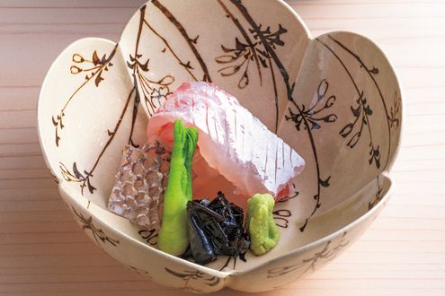 京都「かはづ」だしや食材が導く新鋭の和食を洗練の空間で