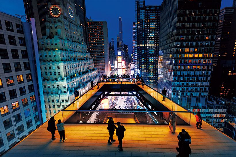 2026年3月6日現在、1ドル=157円　&copy;One Times Square