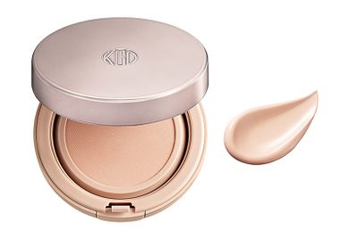 ザ・スキンウエイク 発酵液ファンデーション SPF42・PA++++ 全7色 13g  5060円／Koh Gen Do