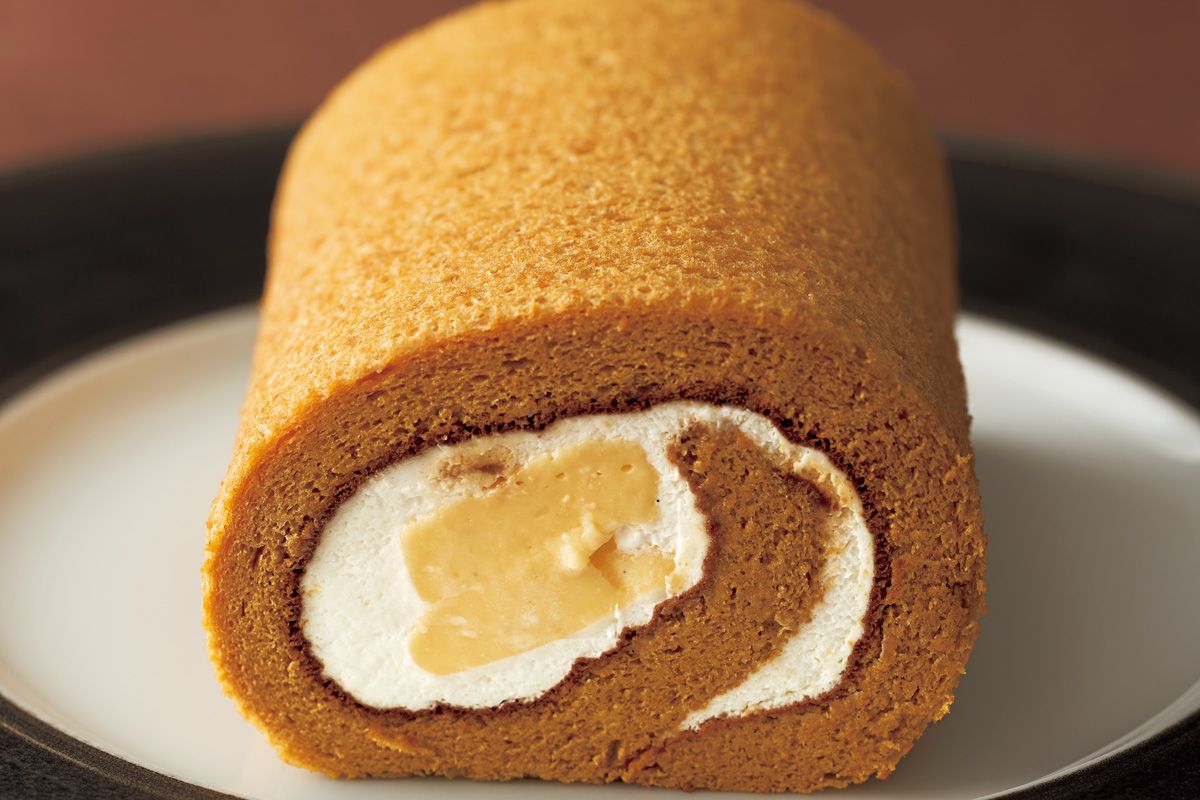 なつかし味の「プリンロールケーキ」レシピ。人気パティシエ・江口和明シェフ考案