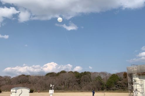 天気予報に欠かせない「ラジオゾンデ観測」。気球で上空がどうなっているのかを知る