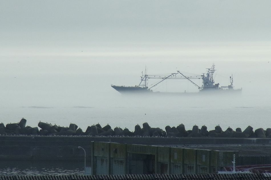 春から夏にかけてよく見られる「海霧」。月の半分以上で霧が現れる地域も