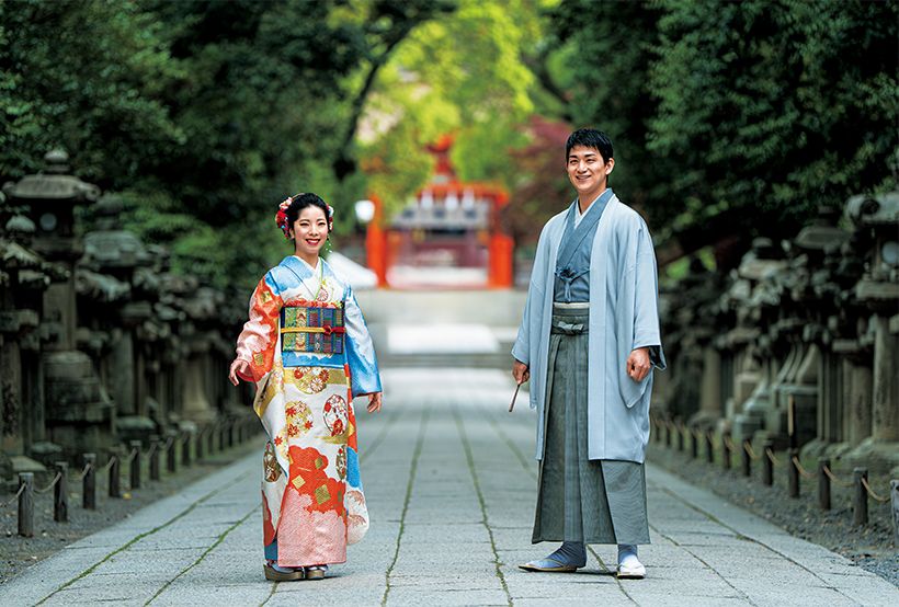 勝負の神様、石清水八幡宮。りくりゅうファンの間では、聖地の一つに認定ともいわれる。上・三ノ鳥居から南総門へ向かう参道。