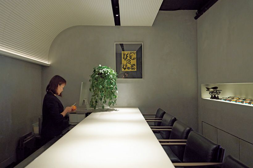 来店は完全予約制。その時々のテーマに沿ったデザートと飲み物を組み合わせ、コース仕立てで楽しめる。