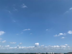 「五月晴れ」の由来とは？ もともとは5月の澄んだ晴天のことではありません