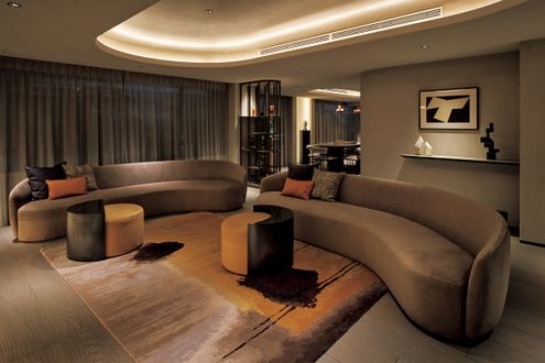 住まい全体が緩やかにつながる空間構成の豪邸マンション。アートが映える美術館のようなたたずまい