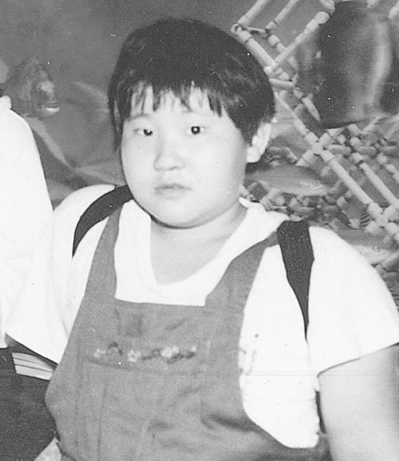 伯父の介護施設に遊びに行っていた小学校低学年の頃の安藤さん。写真提供／安藤なつさん