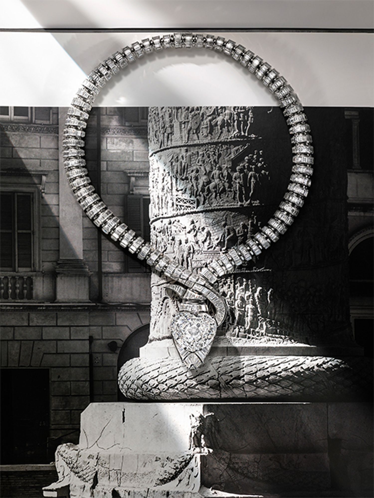 「セルペンティ インペリアル  ハート ネックレス」©BVLGARI