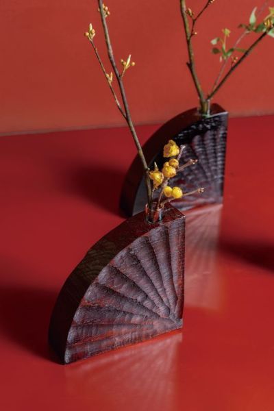 kikka 菊架は皇室献上品の菊文様を花器として再解釈した一輪挿し