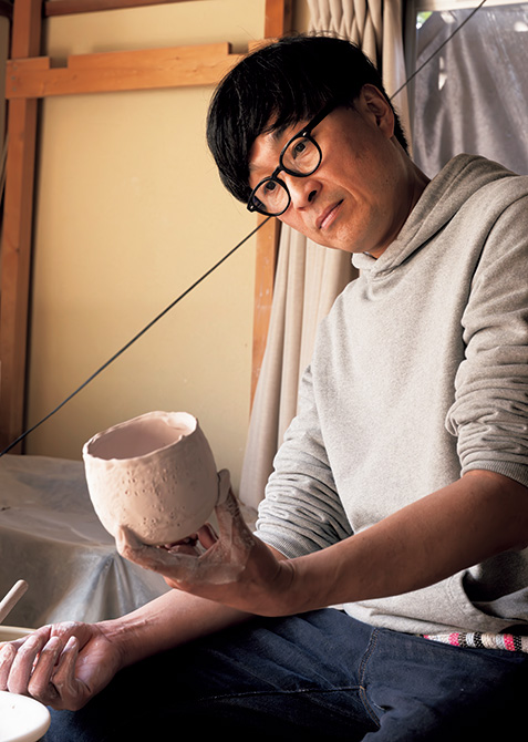 うつわ作家・星野友幸さん ぽってりとしたピンクの作品には、思わず