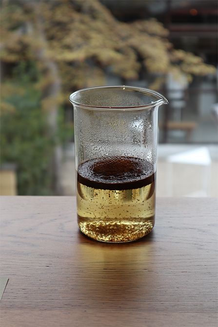 浸漬式で抽出されるLONG CUP。ドリップ式とは異なり、人の手を介さない抽出法は、味わいのブレが少ない。