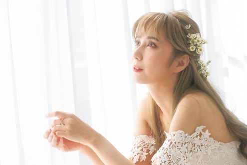 多彩な歌声で“異世界”に誘う　歌手 サラ・オレインさんインタビュー