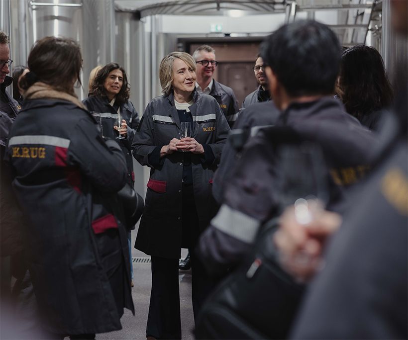 アッサンブラージュを理解するためのセッション。ベースワインとリザーヴワインの試飲および解説が行われ、セラーマスターのジュリー・カヴィル氏がその説明を担った。