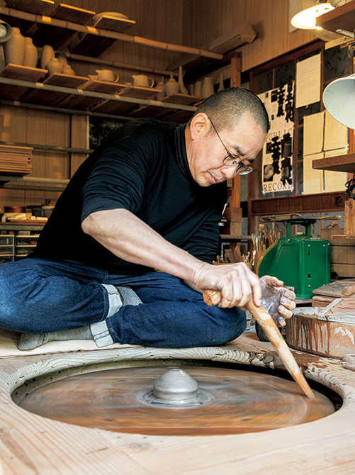 うつわ作家・森本仁さん 日々の食事を彩る 備前の土と炎 | 家庭画報