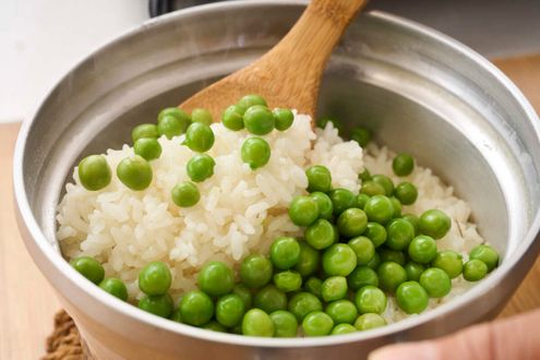 グリーンピースの「さや」が味の決め手！料理家きじまりゅうたさんの「豆ごはん」レシピ