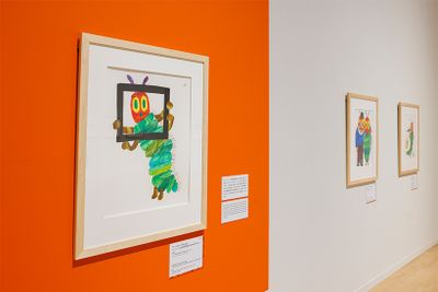 フレームをもったあおむし（エリック・カール絵本美術館開館時の寄付を募るPRポスター） エリック・カール　2002年　エリック・カール絵本美術館。