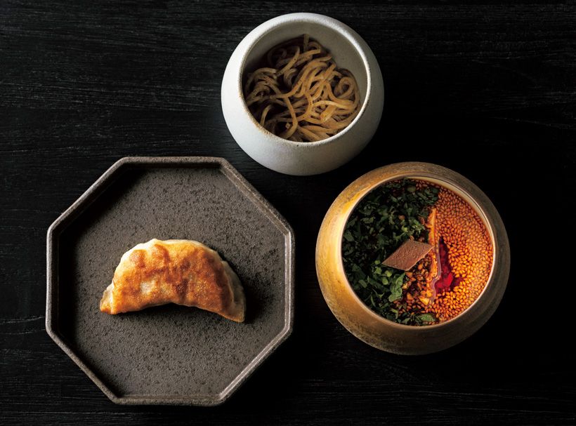 シグネチャーメニュー「よだれ鶏／につける餃子／からの麺」。