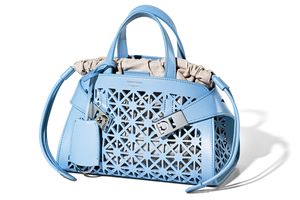 【FERRAGAMO】抜け感のある爽やかなハンドバッグ