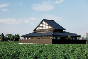 散居村を歩き、土に宿る精神性「土徳」に触れるひととき　富山・砺波の楽土庵（らくどあん）