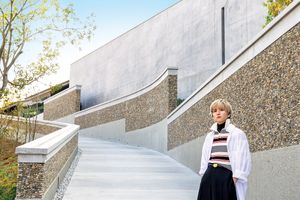 板垣李光人さんが直島新美術館へ。陰影が交錯する、美の巡礼地