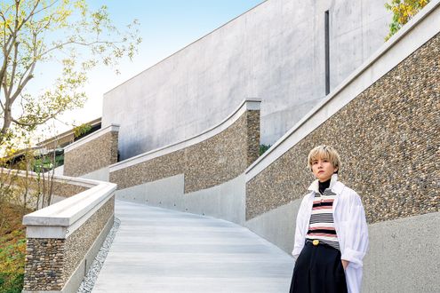 板垣李光人さんが直島新美術館へ。陰影が交錯する、美の巡礼地