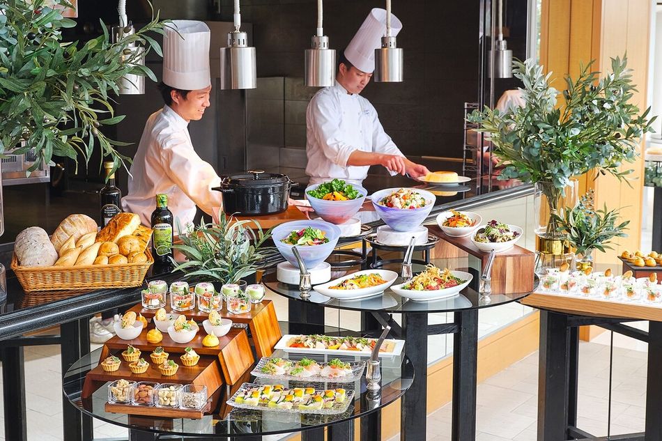 東京湾を望む特等席で美味に浸る。「ホテル インターコンチネンタル 東京ベイ」の極上ランチブッフェ