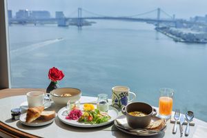 “光と海”に包まれる新クラブラウンジで上質な滞在を。ホテル インターコンチネンタル 東京ベイ