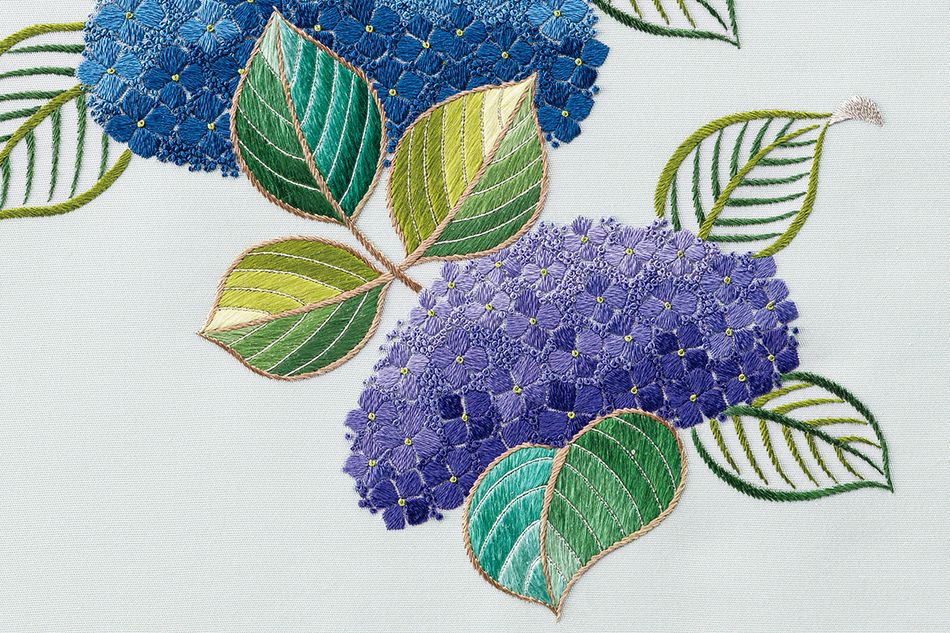 連載「絹糸に託すいのちの輝き」6月　日本刺繍作家・草乃しずかさんのあじさい