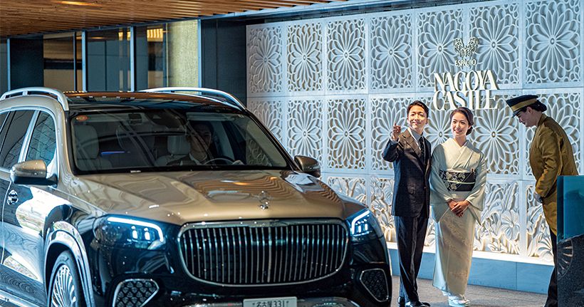 送迎にはマイバッハをはじめ、内外の高級車が用意されて いる。