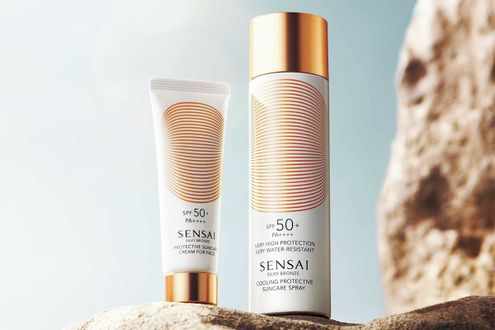 「SENSAI」による人気のサンケアスプレー　繊細なオイルヴェールが、紫外線から肌を守ります