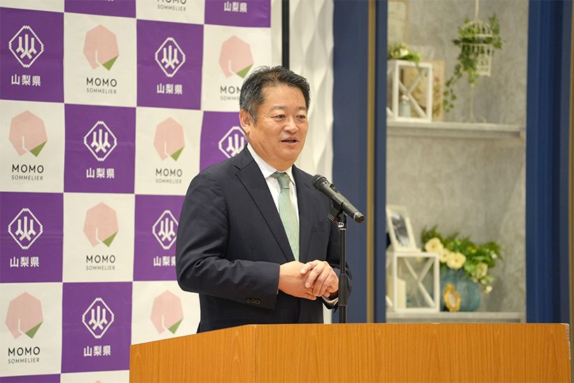 長崎県知事は就任式で「名誉桃ソムリエ」への期待を述べました