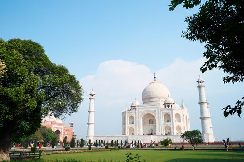 【インド 至高の旅】世界一の石造塔からピンクの隠れ家まで――ゴールデントライアングルで巡る「圧巻の世界遺産」3選