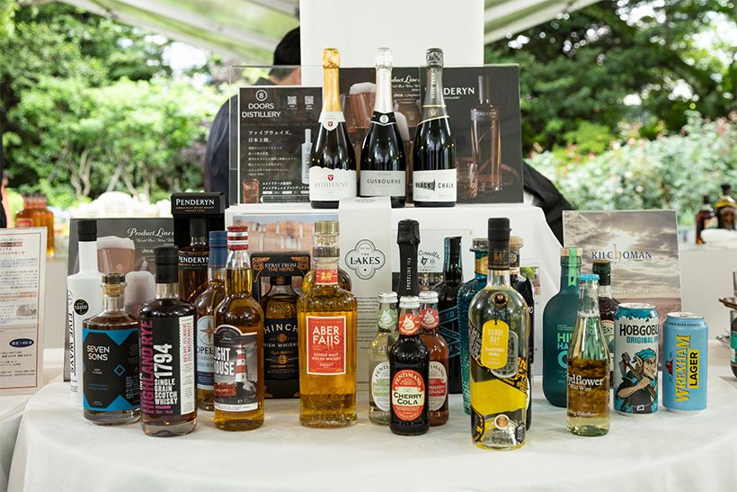 英国各地の地ビールやエルダーフラワー・ワイン、ウイスキーなどのお酒やソフトドリンクが味わえるコーナー。