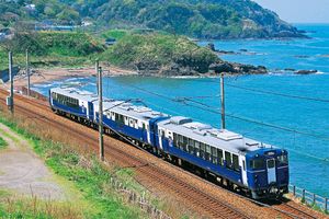 お酒を楽しむリゾート列車　新潟・越乃Shu＊Kura