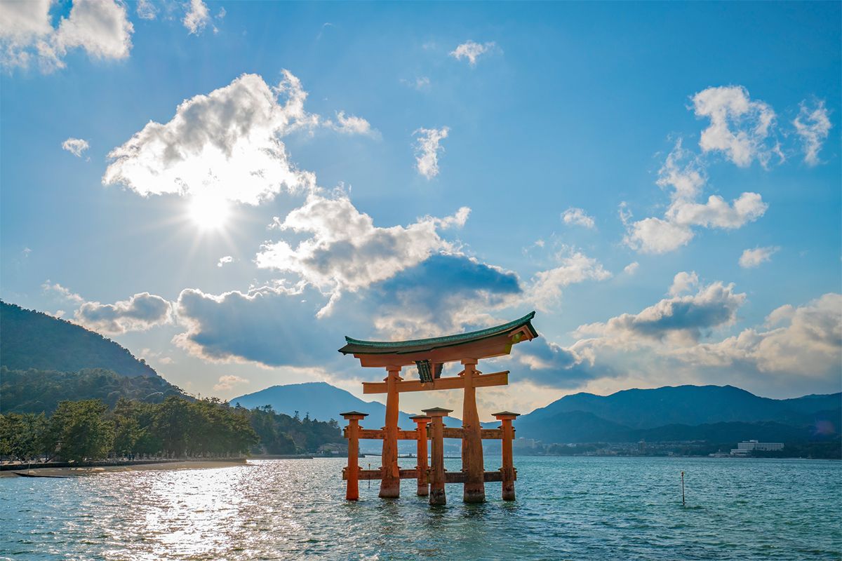月が変える海の表情。潮の満ち引きに隠された壮大な仕組みとは