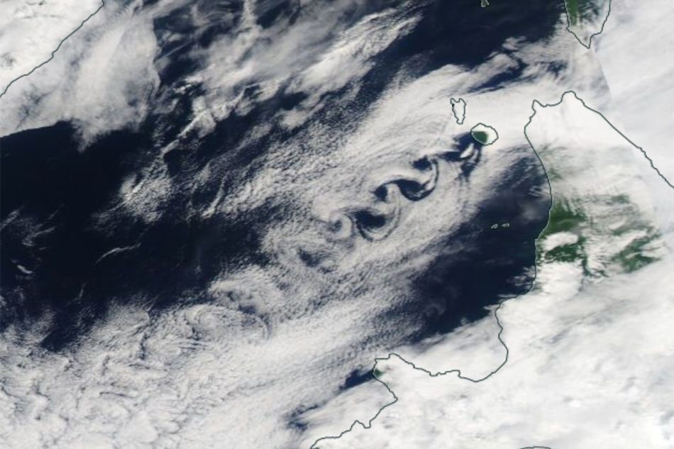 夏の北の海に現れる雲の渦。北海道で見られる「カルマン渦列」の秘密