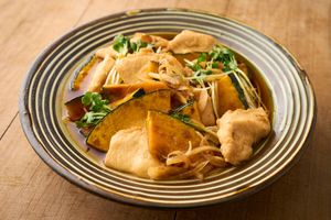 味のポイントは玉ねぎ香る漬け汁！ 料理家きじまりゅうたさんの「鶏むね肉とかぼちゃの南蛮漬け」レシピ